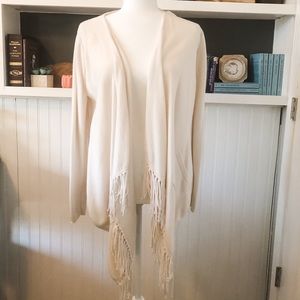 🐝 Banana Republic Fringe Sweater